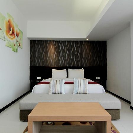 The Sun Hotel Madiun Exterior photo