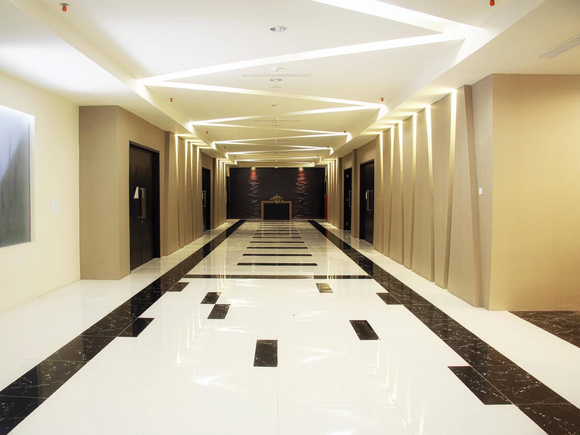 The Sun Hotel Madiun Exterior photo