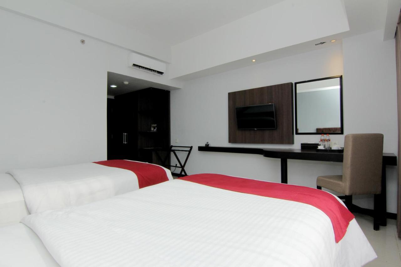 The Sun Hotel Madiun Exterior photo
