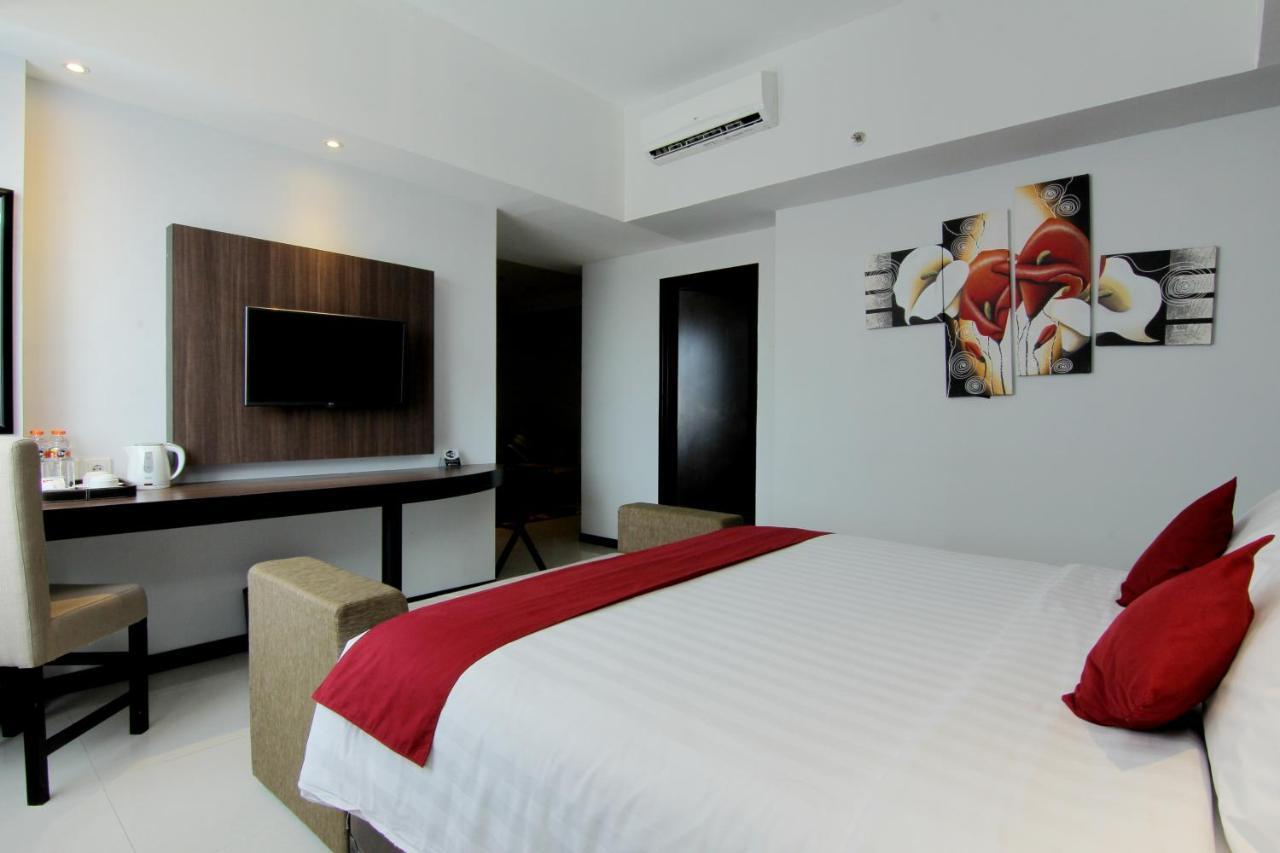 The Sun Hotel Madiun Exterior photo