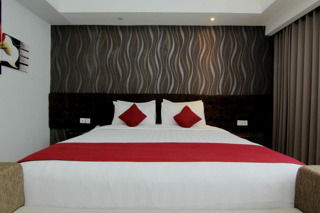 The Sun Hotel Madiun Exterior photo