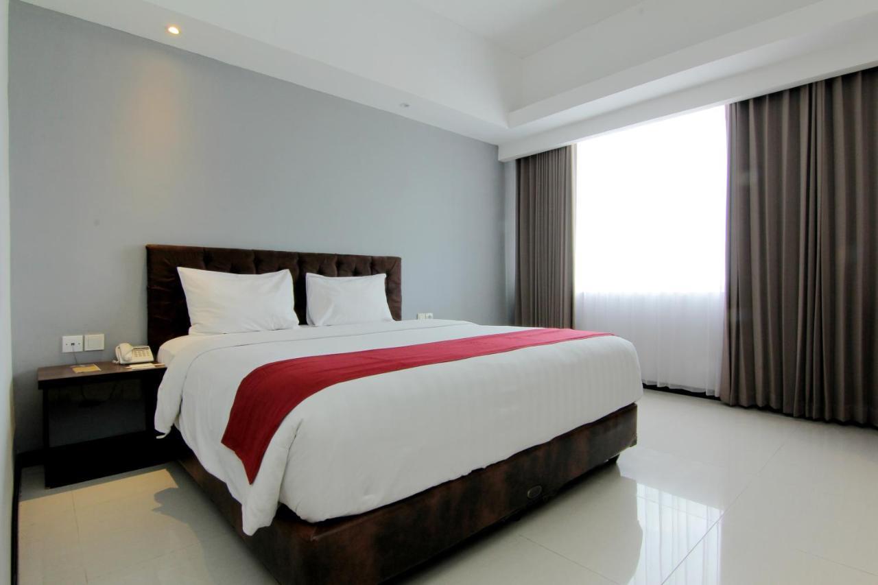 The Sun Hotel Madiun Exterior photo