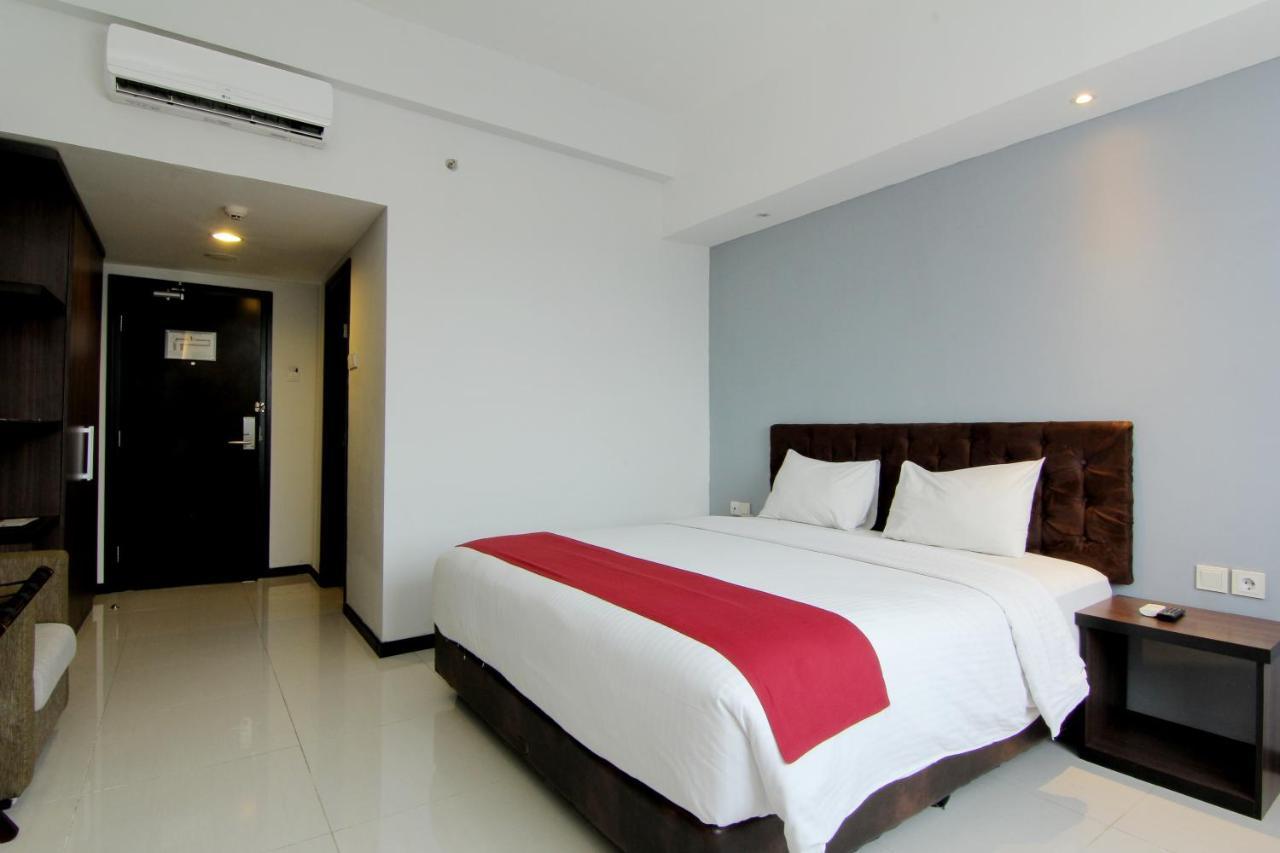 The Sun Hotel Madiun Exterior photo