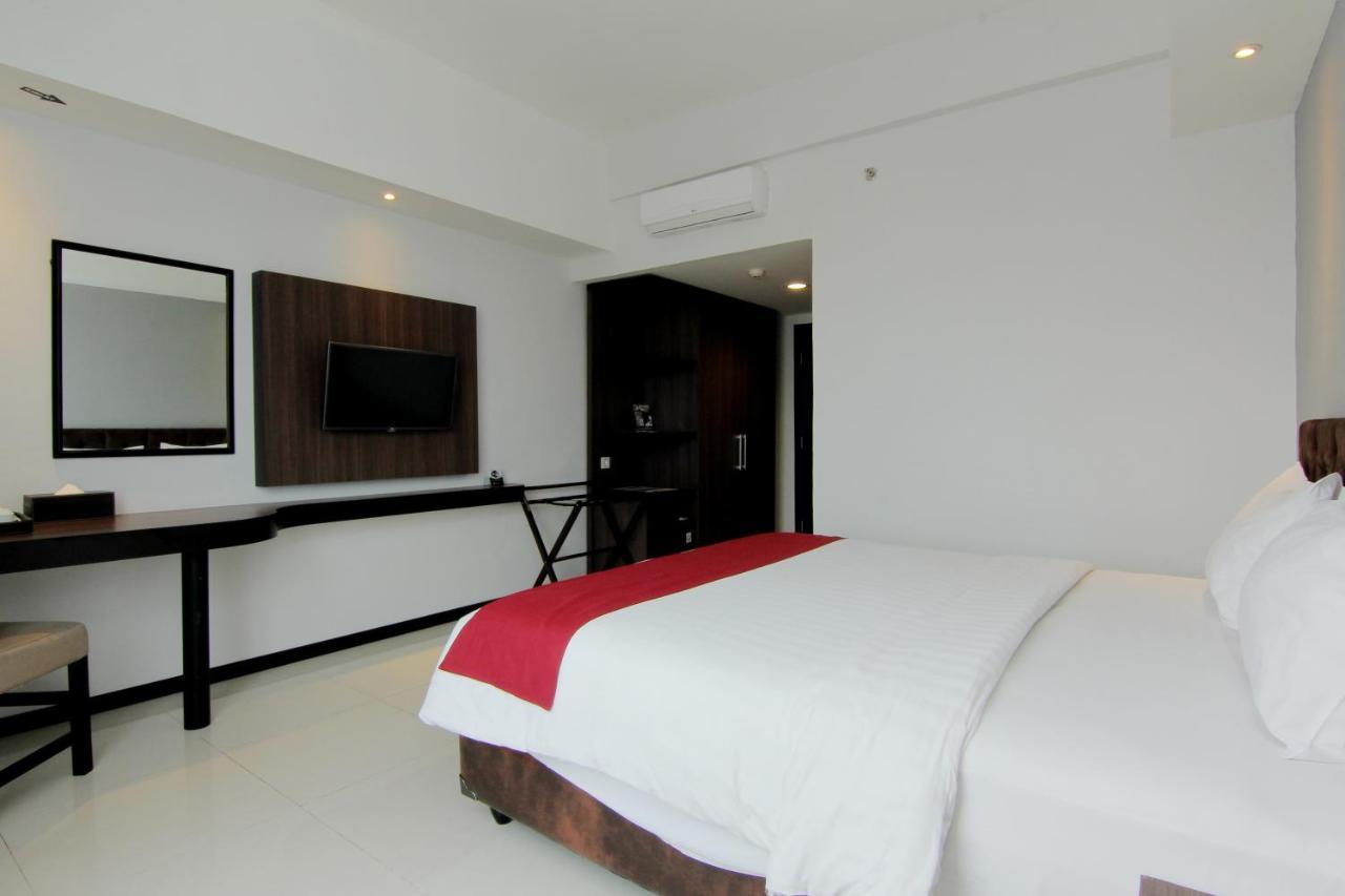 The Sun Hotel Madiun Exterior photo